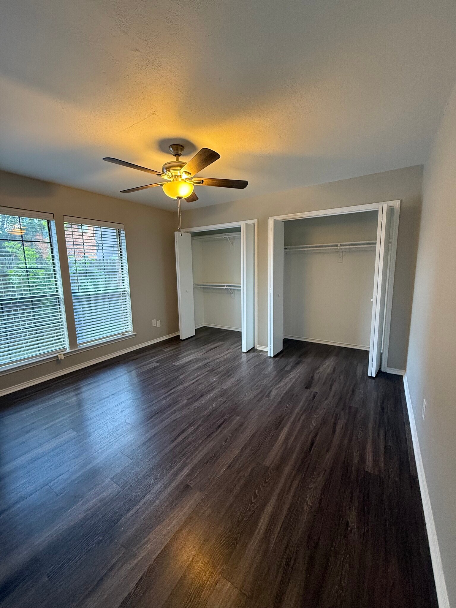 Building Photo - 210 Shrum Ct