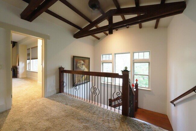 Building Photo - Don't miss this amazing opportunity to rent a higher end home nestled in the trees in the coveted...