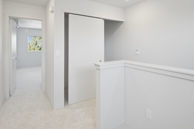 Building Photo - BRAND NEW 3 Bedroom Townhome in Hoopili | Split A/C | 2 Parking | $3,900/Month
