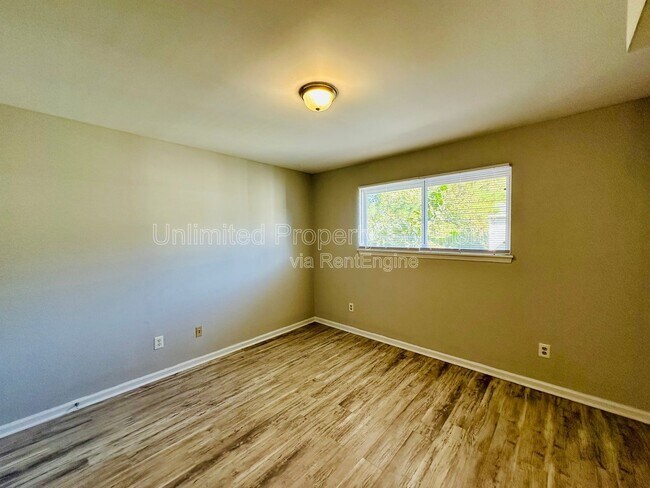 Building Photo - 211 Sunn Aire Ct