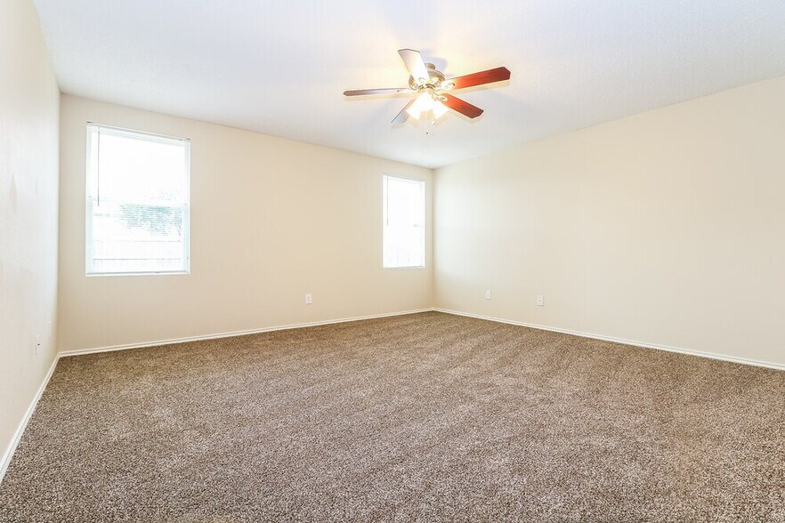Building Photo - 3520 Clydesdale Dr