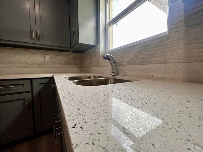 Building Photo - 23 W Kohala Ave