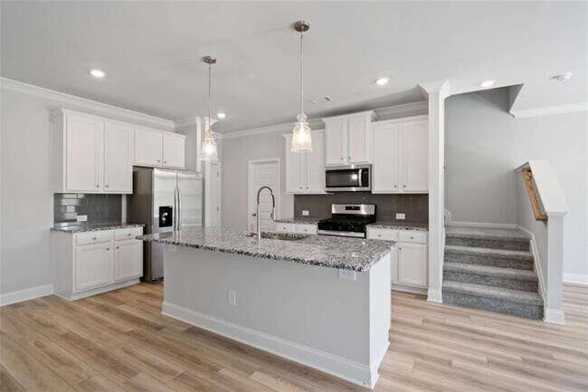 Building Photo - 3320 Westgate Park Dr