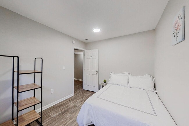 Building Photo - Morrow Home, a 3 mins drive to transit stop Mt Zion Blvd & E Meyer Dr