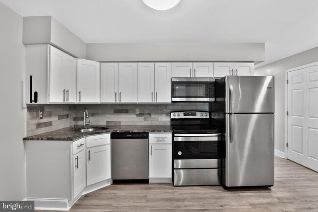 Building Photo - 1807 Silver Ct