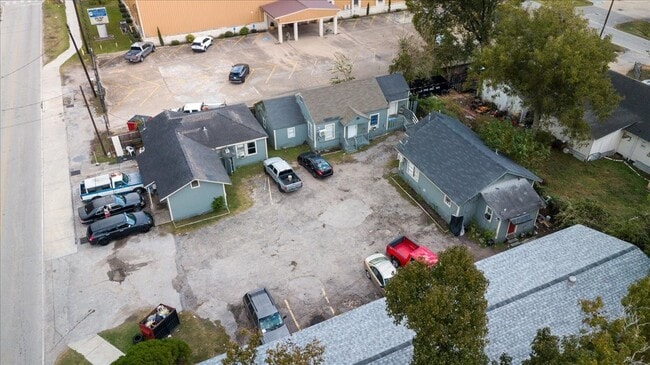 Building Photo - 13928 Bandera St