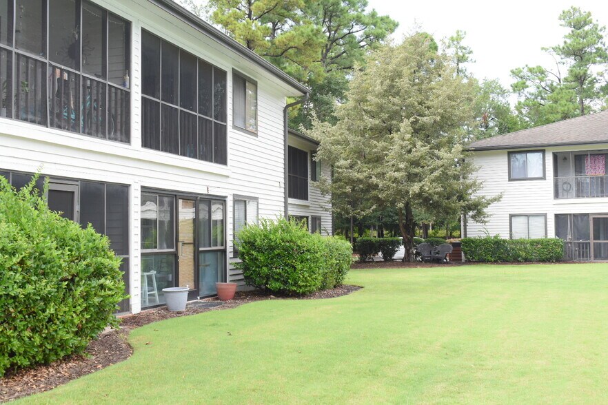 Building Photo - 1507 Military Cutoff Rd