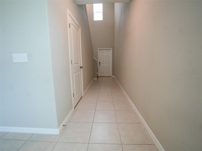Building Photo - 402 Royal Empress Dr