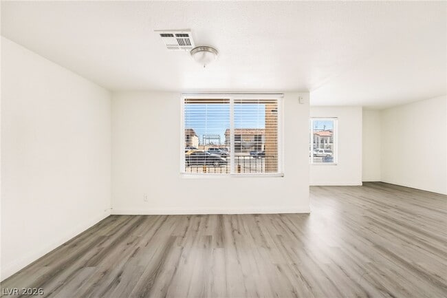 Building Photo - 5303 Del Gado Dr