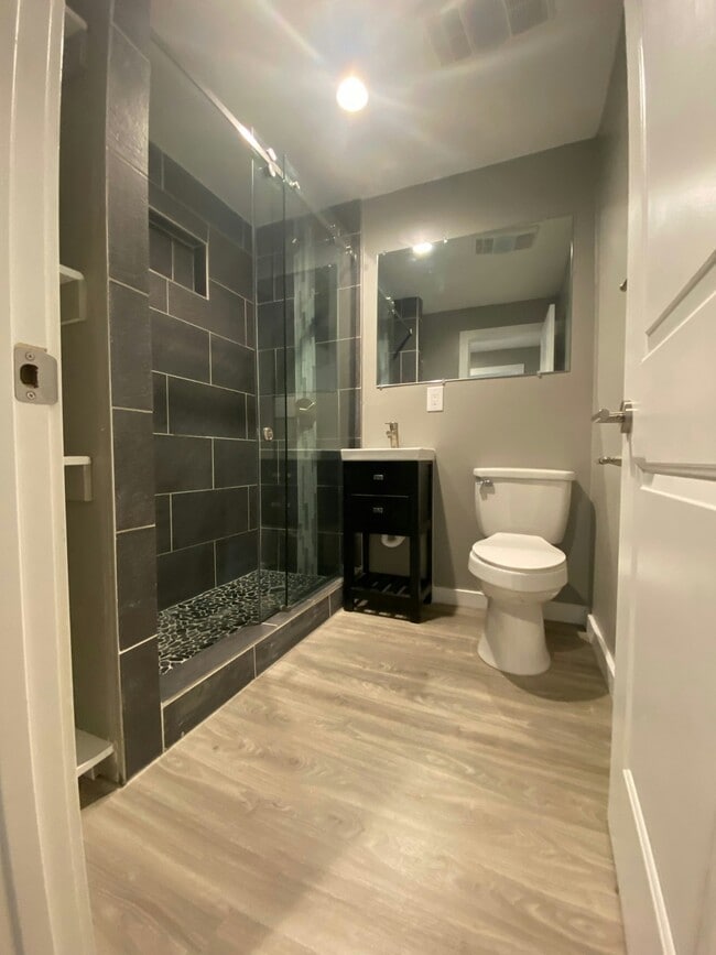 Building Photo - 7132 47th Ave SW