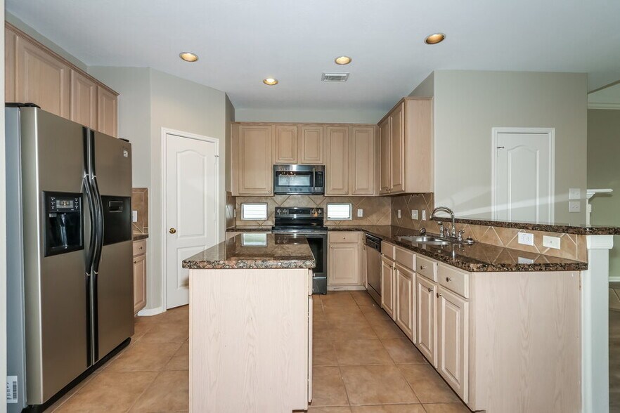 Building Photo - 3607 Burning Palms Ct