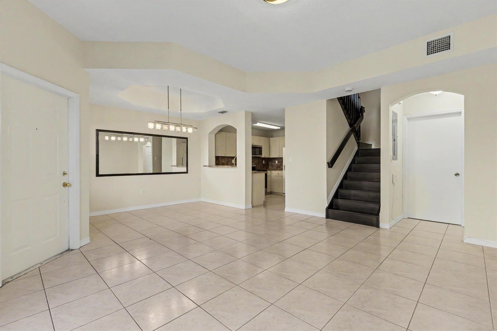 Building Photo - 626 SW 106th Ave
