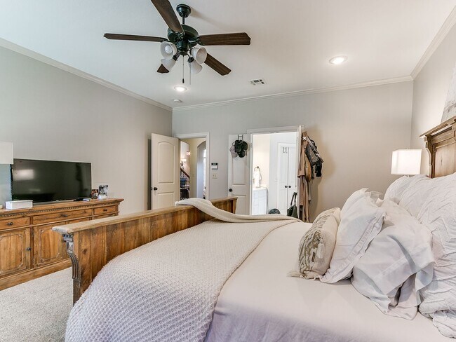 Building Photo - Gorgeous 2 Story Home In Bixby Schools!
