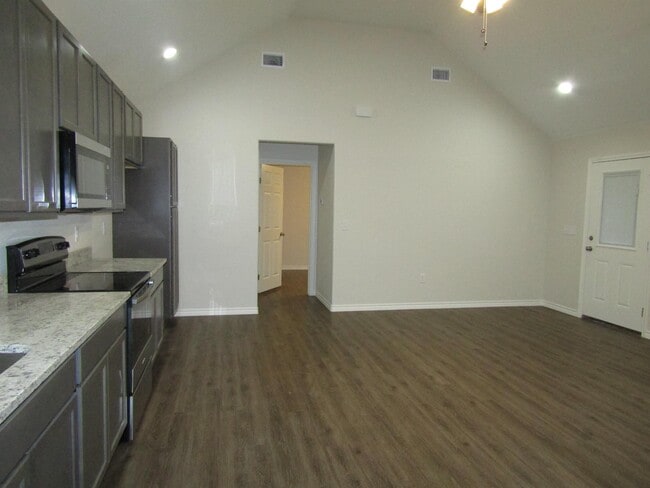 Building Photo - 355 Garrison Dr