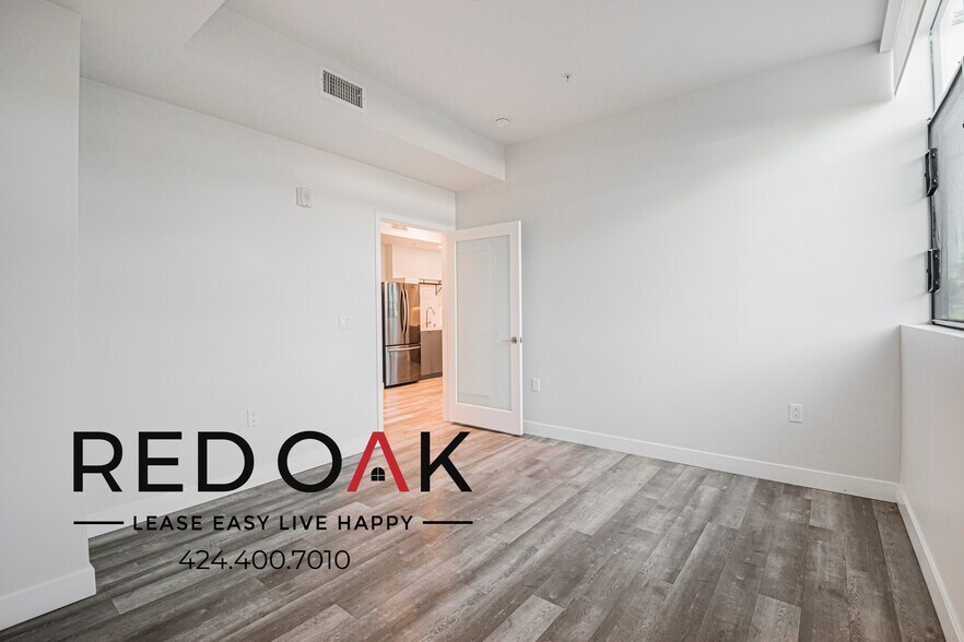 Building Photo - 700 N Spaulding Ave