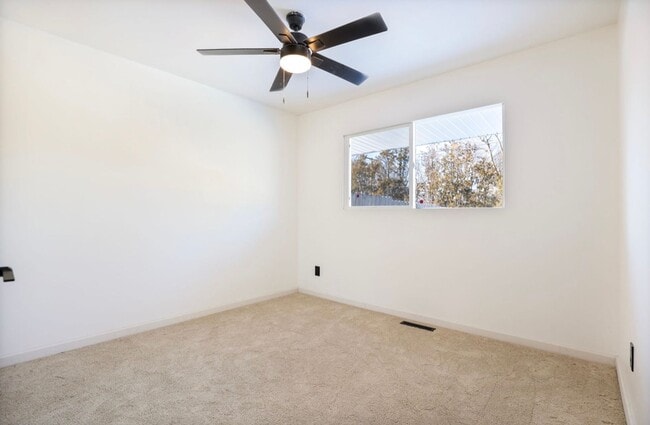 Building Photo - 2118-2118 Avalon Cir