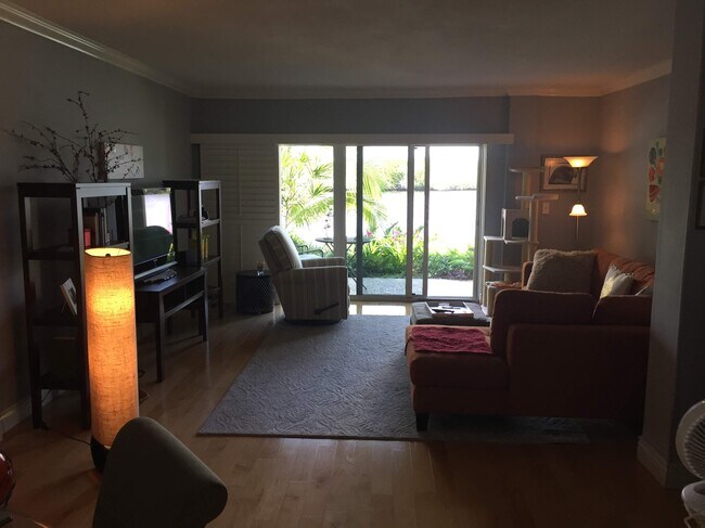 Living room - 6520 N Ocean Blvd