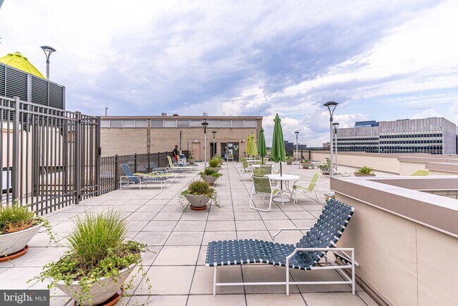 Building Photo - 4242 East-West Hwy