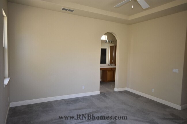 Building Photo - 204 Dodd Pl