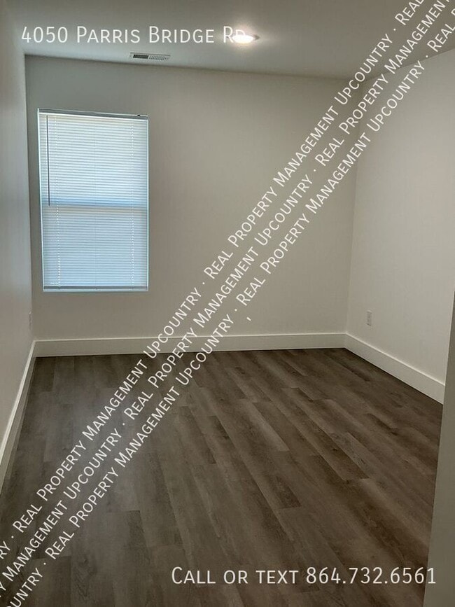 Building Photo - 4050 Parris Bridge Rd