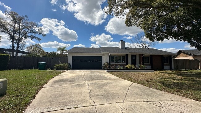 Building Photo - 1000 Huntington Ct