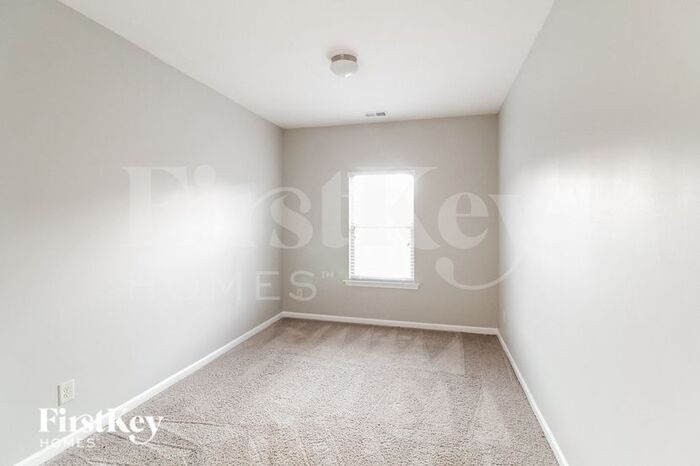Building Photo - 423 Fredrick Dr