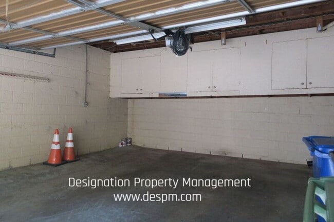 Building Photo - 4584 Cleland Ave