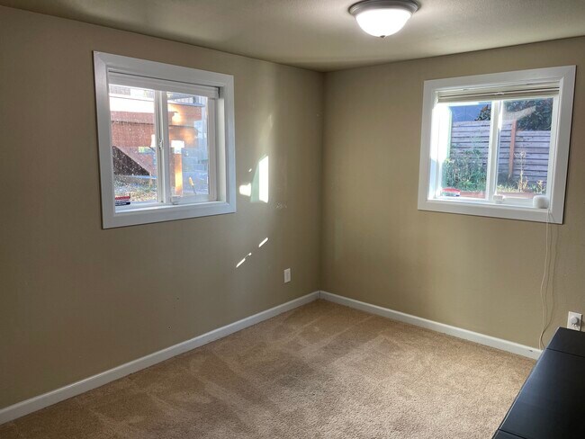 Building Photo - 1325 S Dawson St