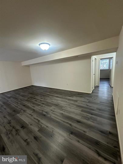 Building Photo - Charming Annandale Townhome with Modern Up...