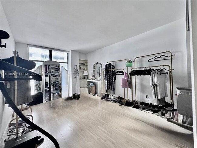 Building Photo - 8877 Collins Ave