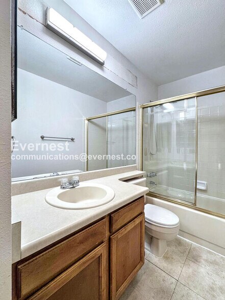 Building Photo - 7507 S Steele St