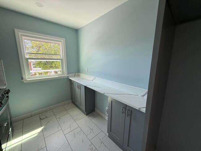 Building Photo - 42 Briarwood Rd