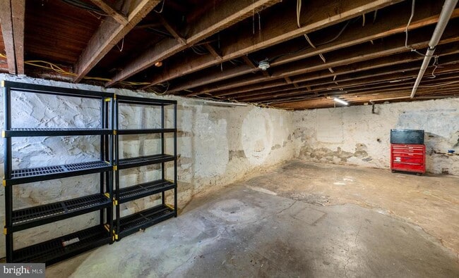 Building Photo - 220 Railroad Ave