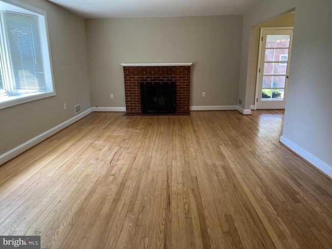 Building Photo - 4616 Willow Run Dr