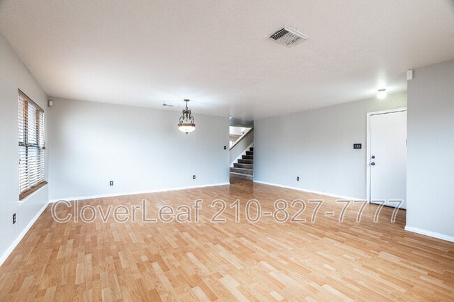 Building Photo - 6203 Lakeview Dr.