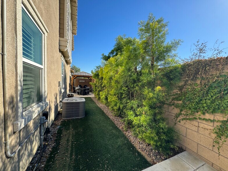 Building Photo - 4798 S Scott Way