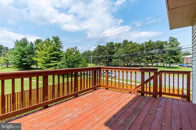 Building Photo - 46 Running Brooke Dr