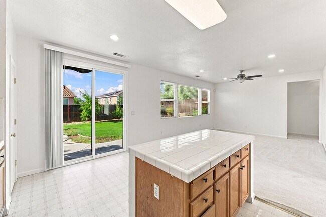 Building Photo - 5486 Benttree Way