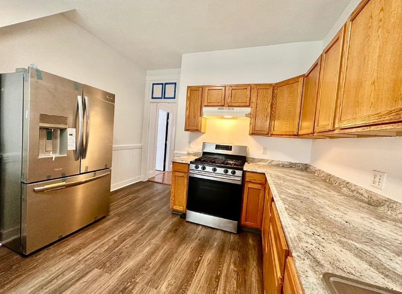 Building Photo - 98 Harrishof St