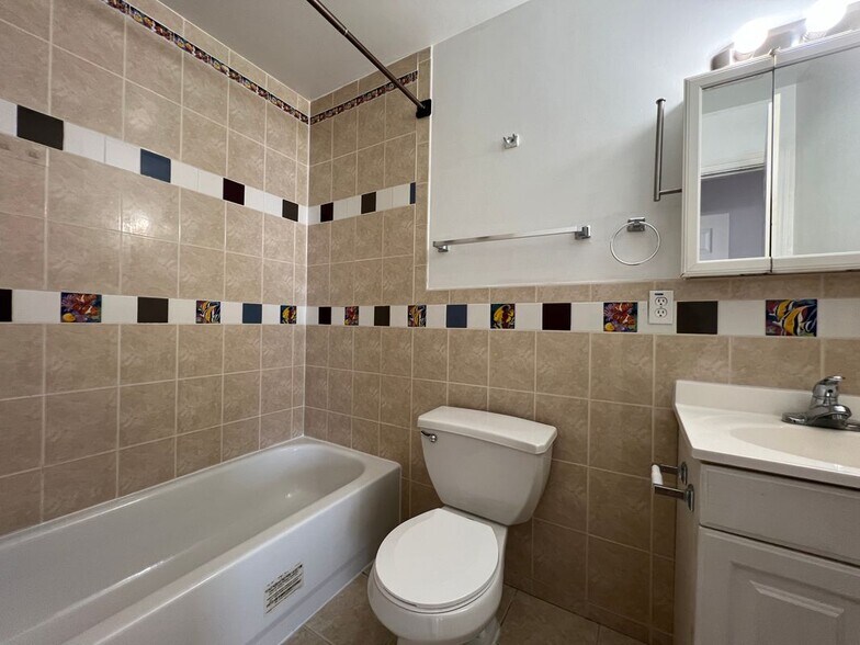 Building Photo - 33 McAdoo Ave