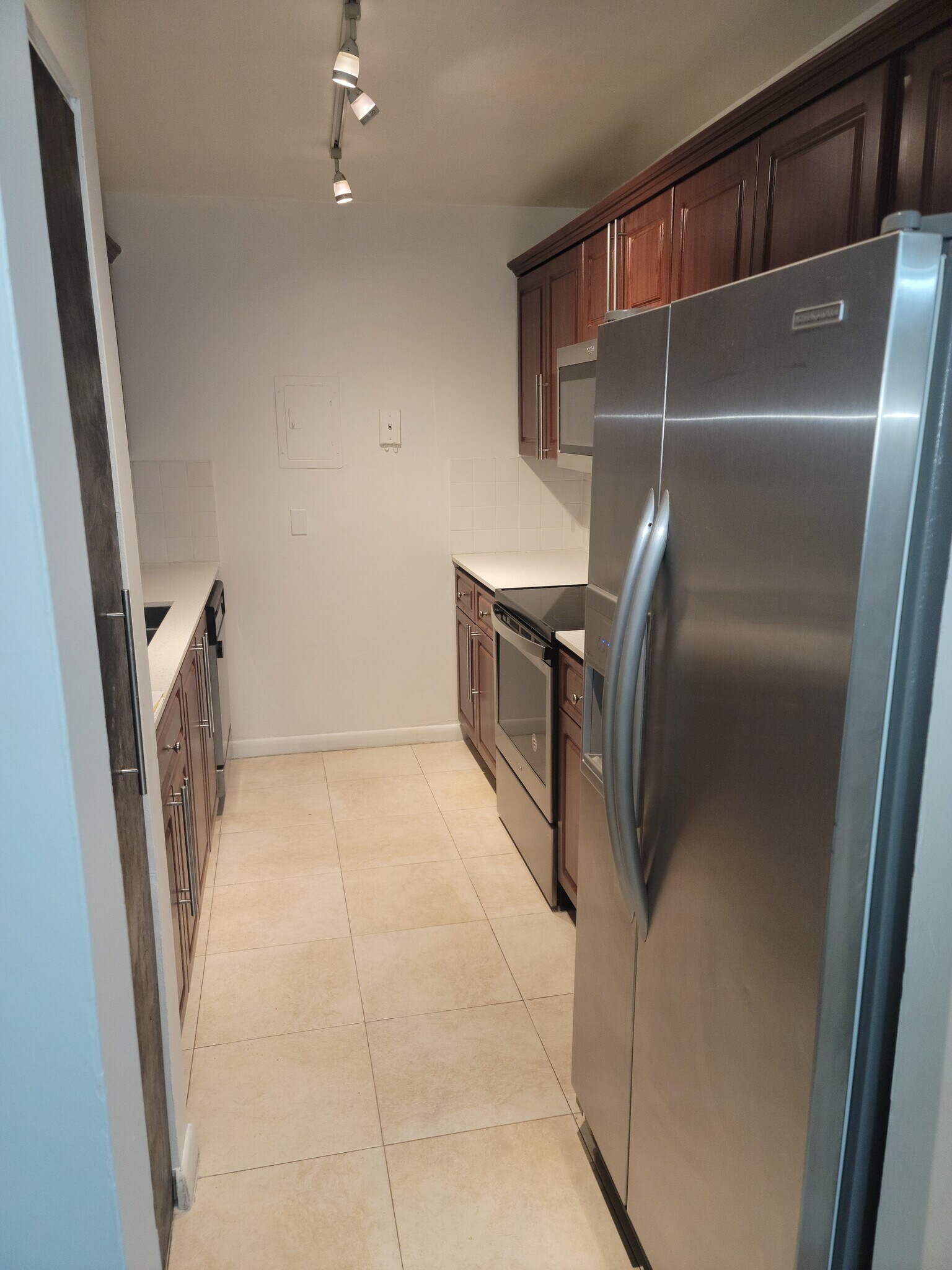 Building Photo - 13455 NE 10th Ave