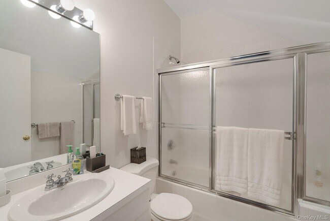 Building Photo - 45 Huckleberry Ln