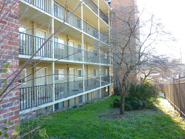 Building Photo - 510 14th St