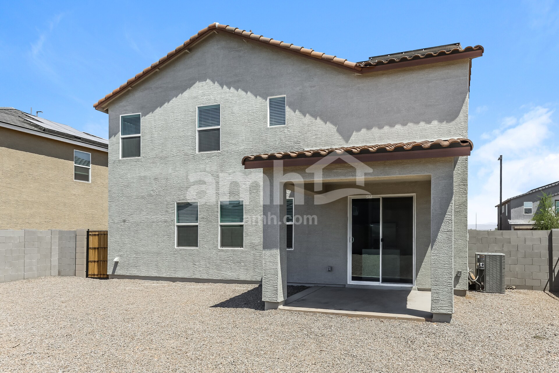 Building Photo - 18475 W Honeysuckle Dr