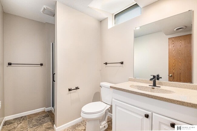 Building Photo - 11419 S 44th St