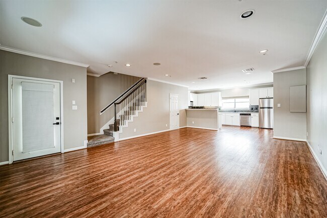 Building Photo - 17 Waugh Dr