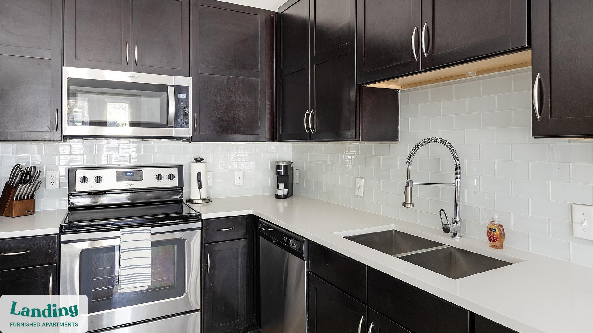 Building Photo - 5005 Galleria Dr