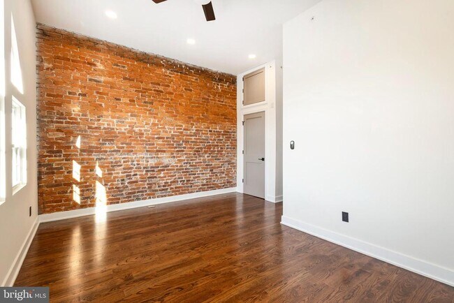 Building Photo - 1613 N 33rd St