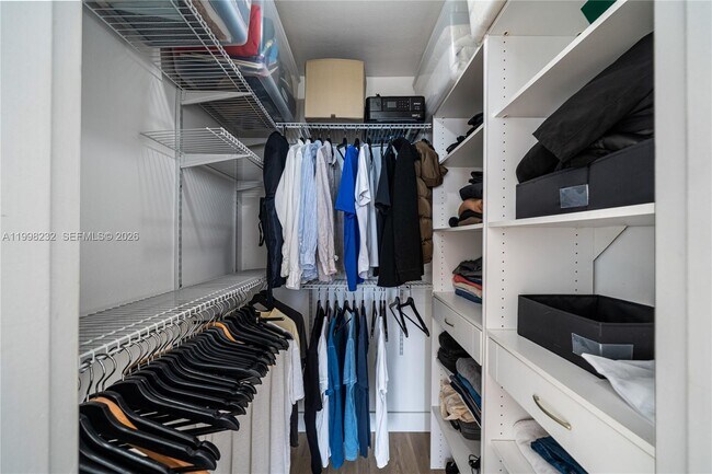 Building Photo - 1000 West Ave