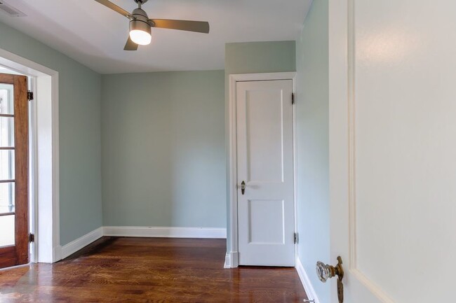 Building Photo - Light-Filled Two Bedroom Home in Hill East...